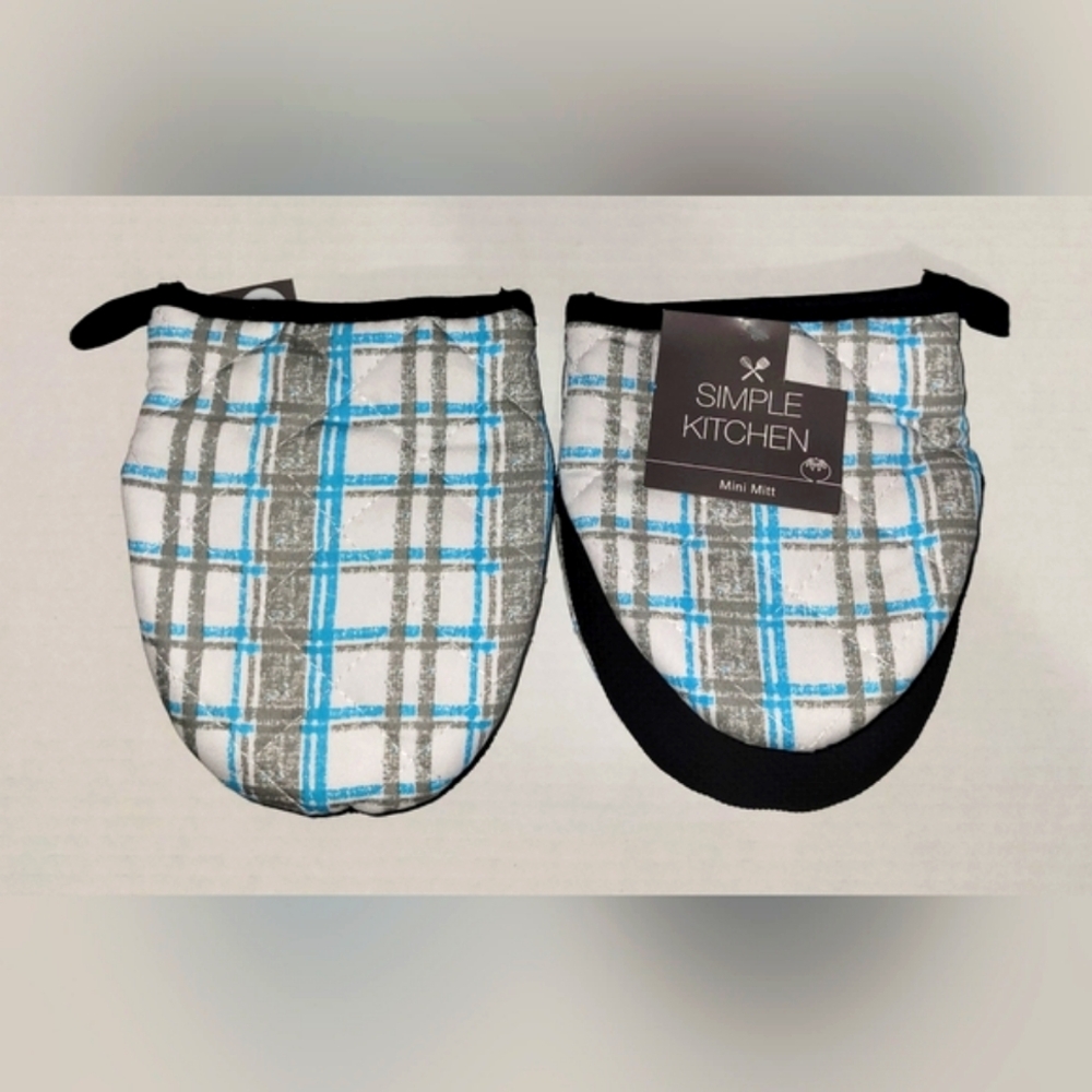 2 Piece Blue and Gray Mini Oven Mitts